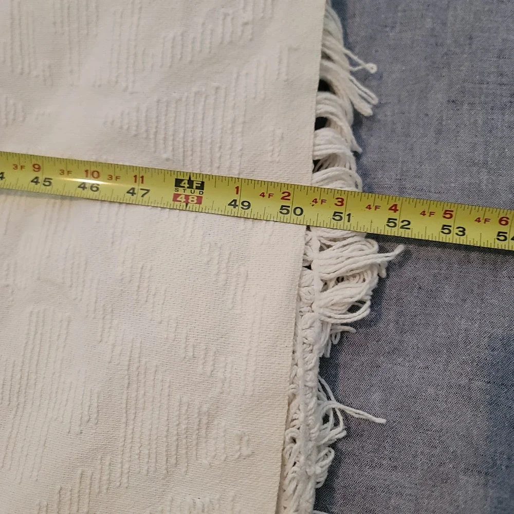 VINTAGE Queen White Cotton Chenille fringed blanket Rounded hem 100